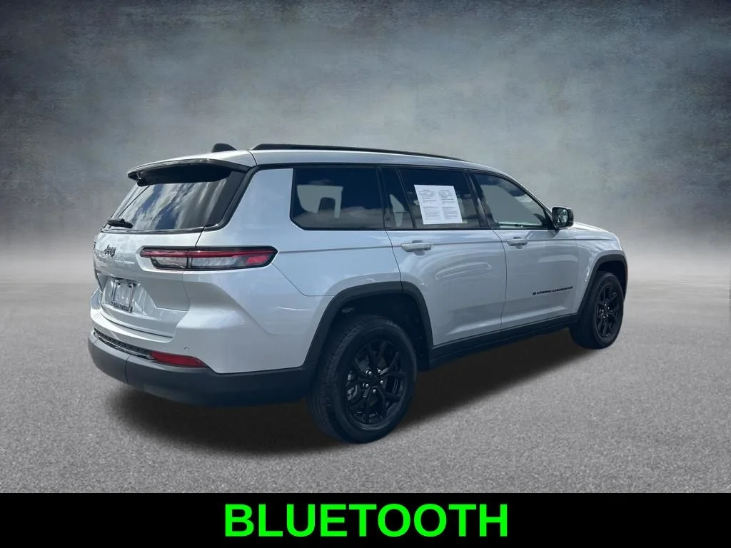 Used 2025 Silver Jeep Altitude X image 5