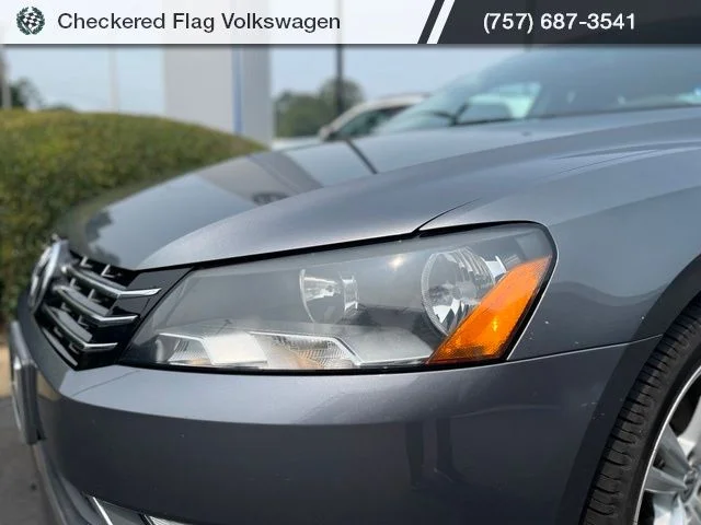 Used 2015 Platinum Gray Metallic Volkswagen TDI SEL Premium image 12