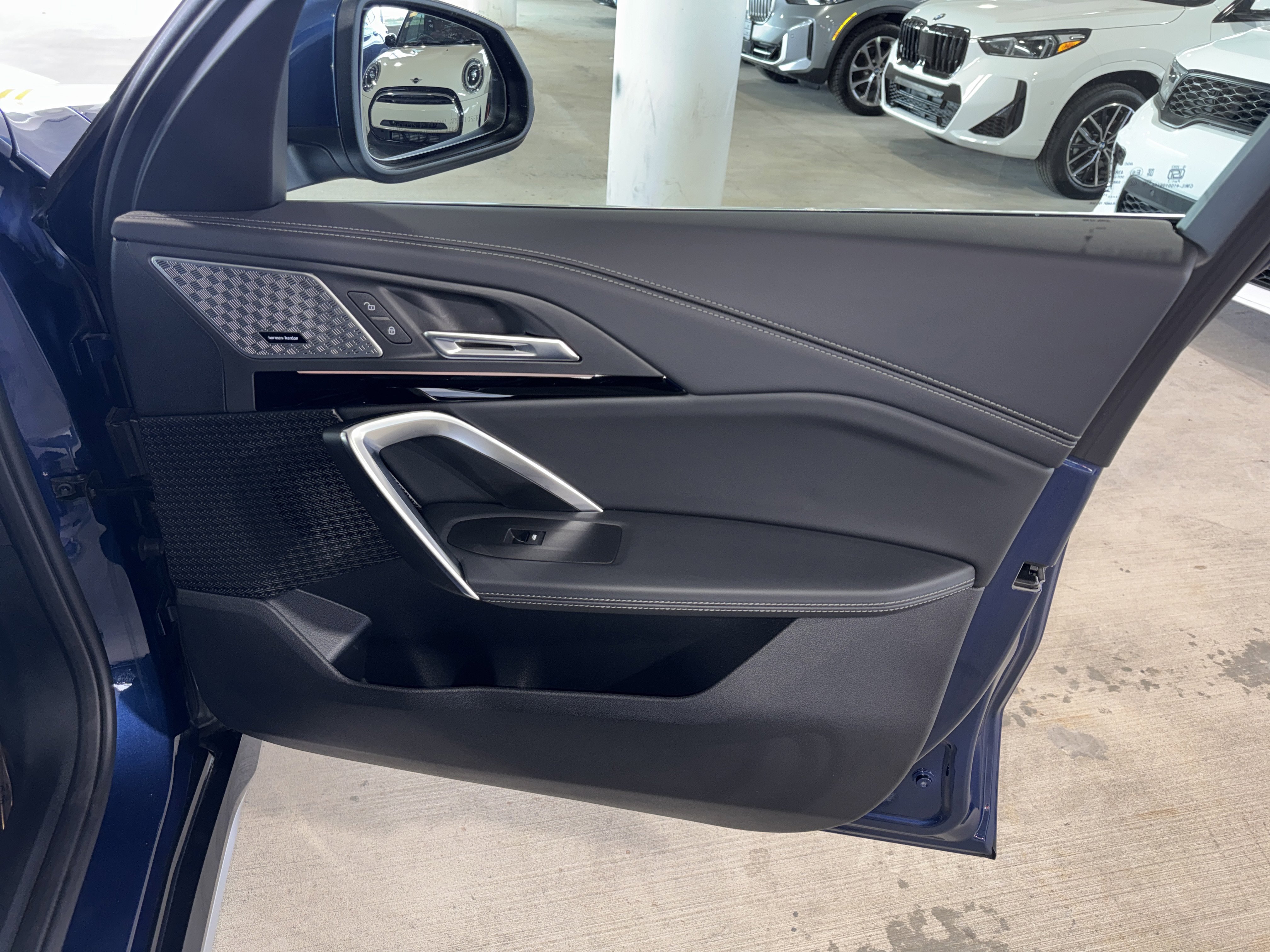 Used 2025 Phytonic Blue Metallic BMW xDrive28i image 9