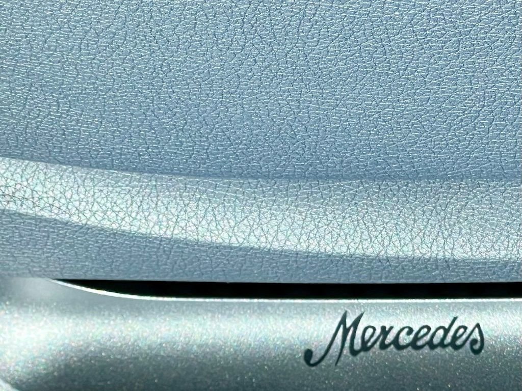 Certified Used 2022  Mercedes-Benz GLC 300 image 38