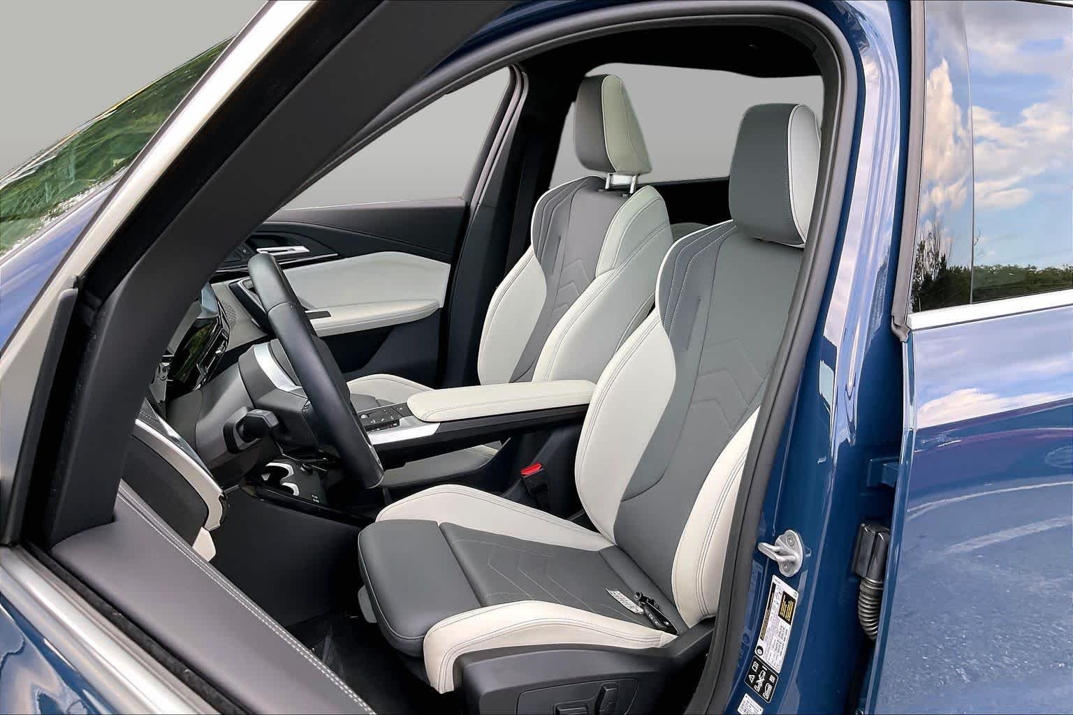 New 2026 Night Dusk Blue Metallic BMW xDrive28i image 9