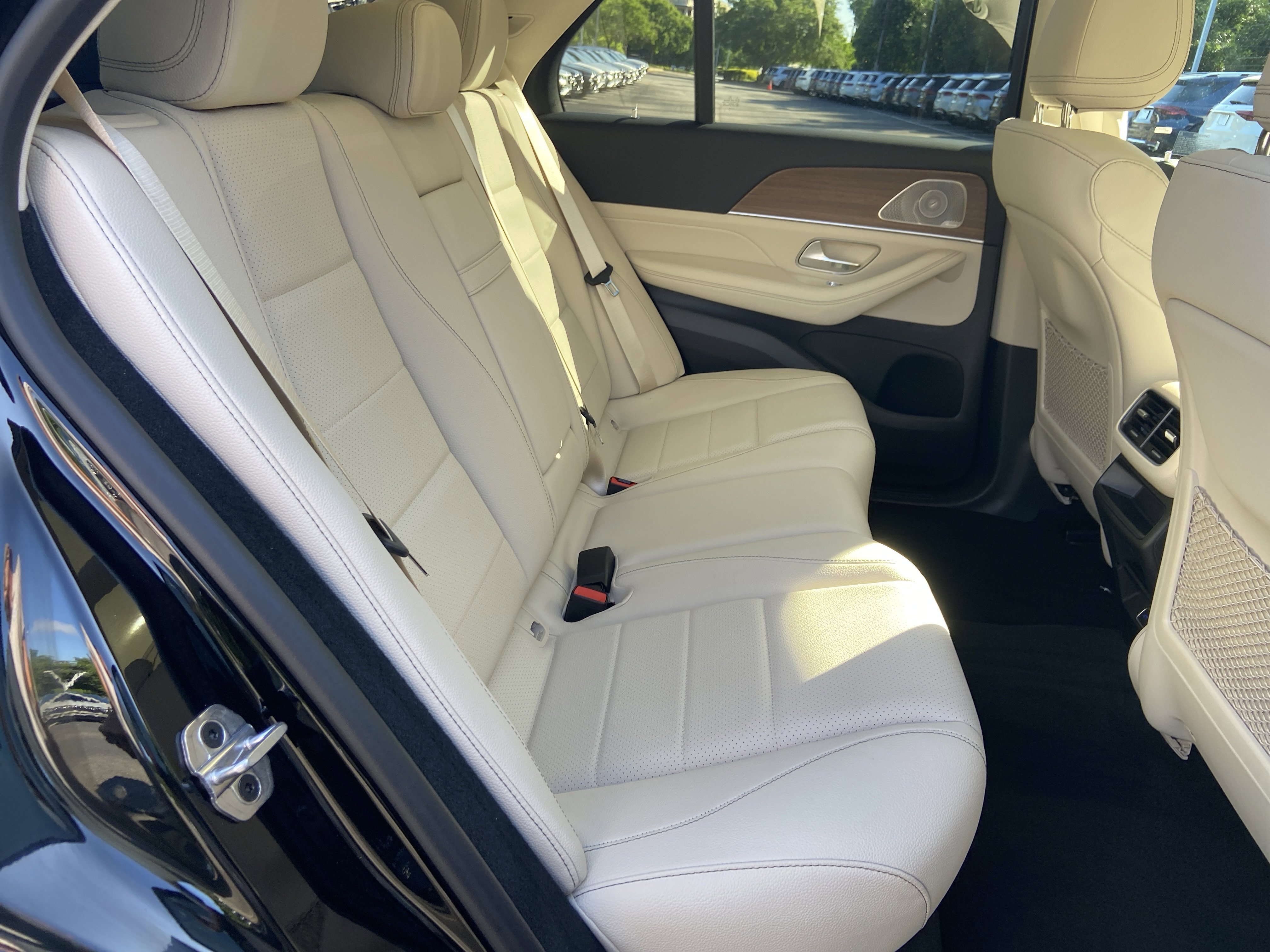 New 2026 Black Mercedes-Benz GLE 450 4MATIC® SUV image 40