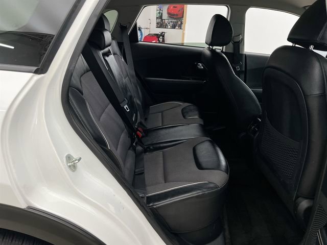 2022 Kia Niro S - Photo 17