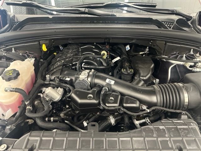 Used 2024 Red Jeep Altitude image 10