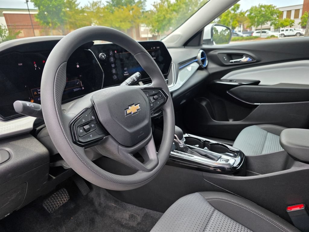 Certified Used 2025 Summit White Chevrolet LT image 15