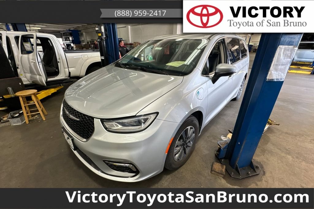 2023 Chrysler Pacifica Hybrid Touring L