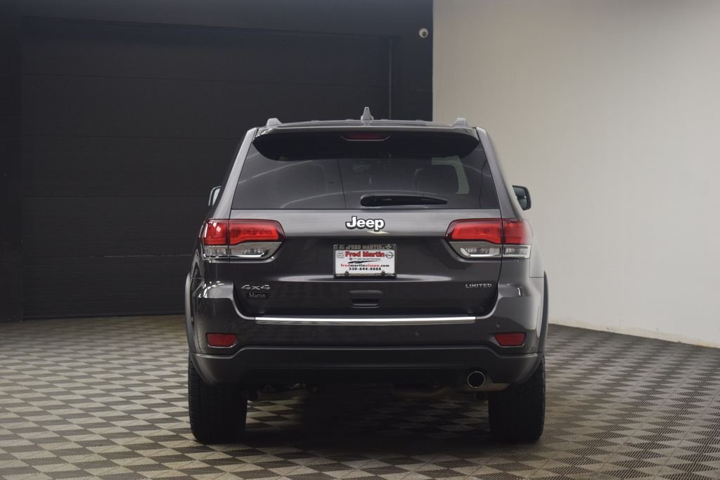 Used 2021 Gray Jeep Limited image 6