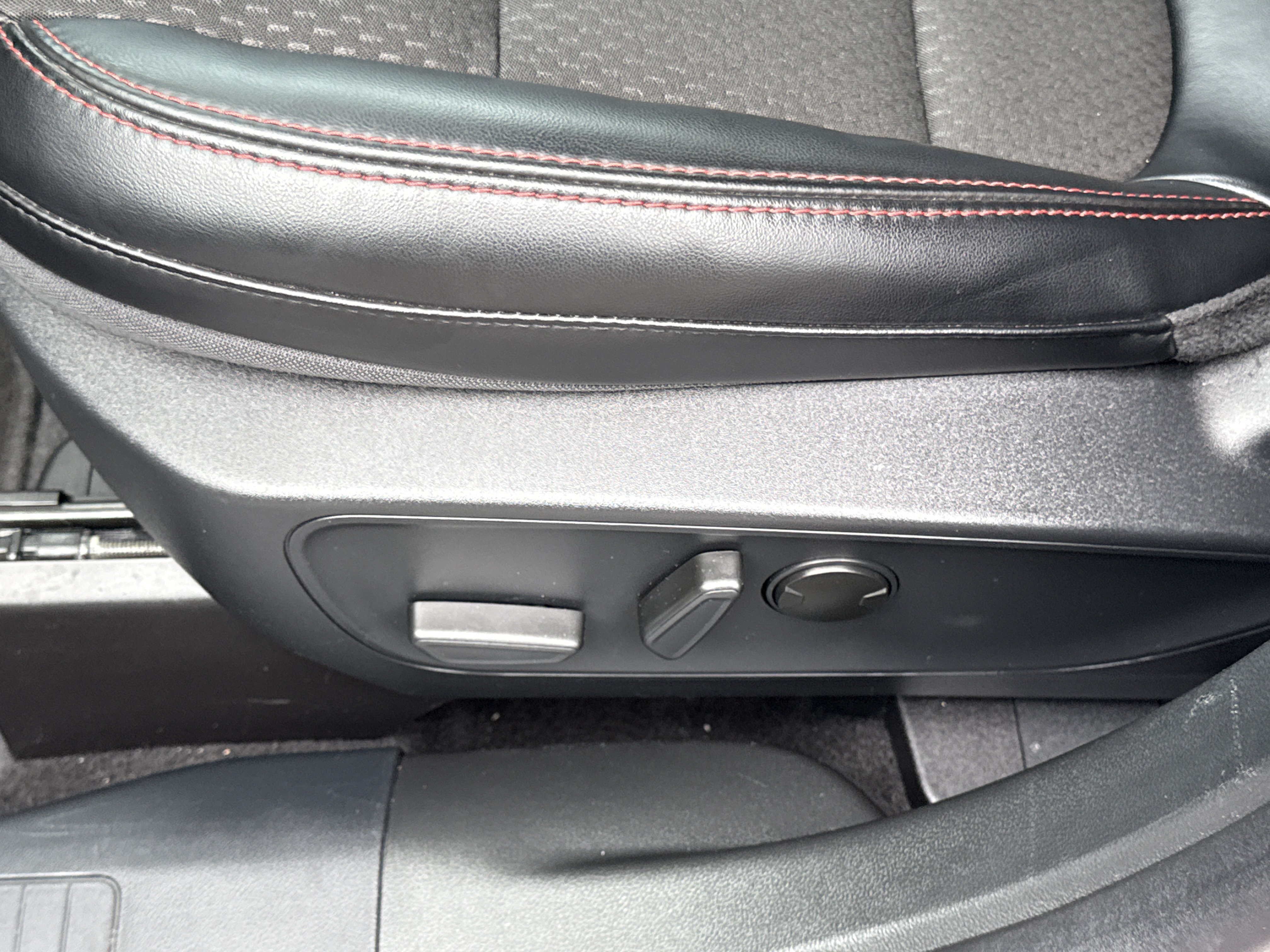 2024 Ford Escape ST-Line - Photo 18