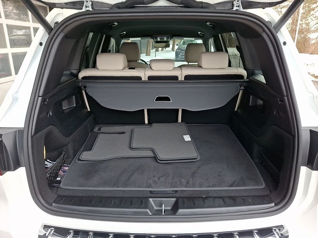 Certified Used 2025 White Mercedes-Benz GLB 250 image 28