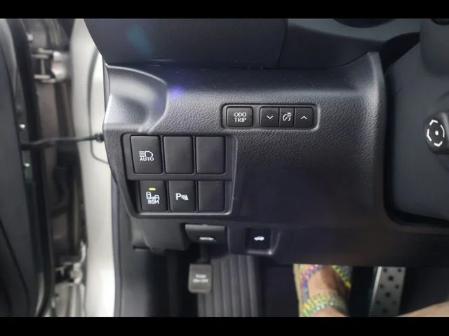 Used 2018 Silver Lexus 300 image 29