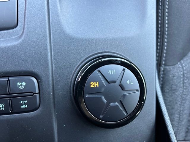 New 2026 Shadow Black Ford XLT image 24