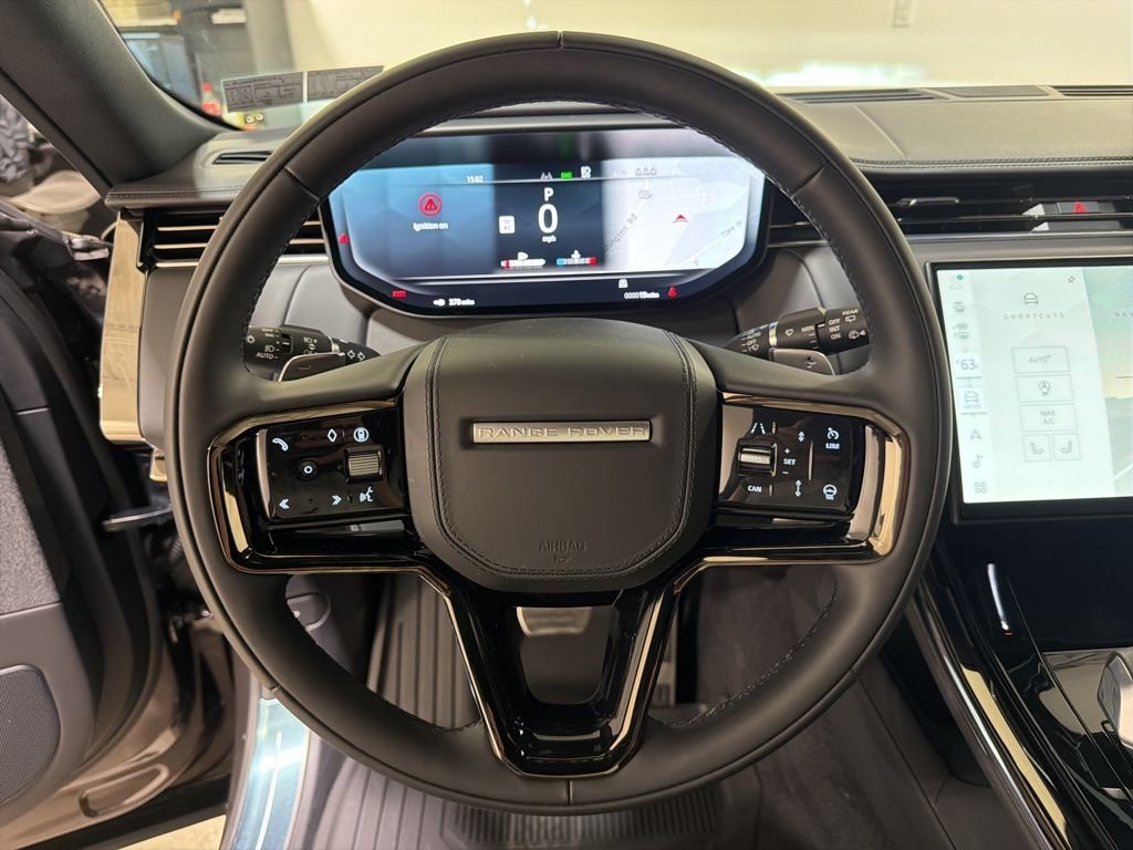 New 2026 Charente Grey Land Rover Dynamic SE P530 V8 image 17