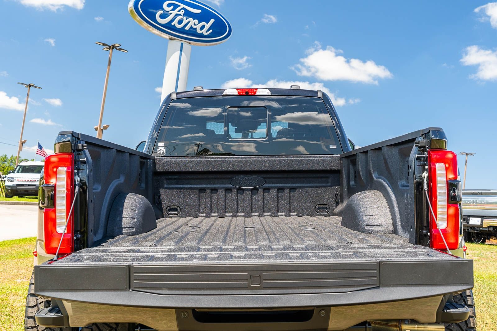 New 2026 Agate Black Metallic Ford F-350® King Ranch® image 25
