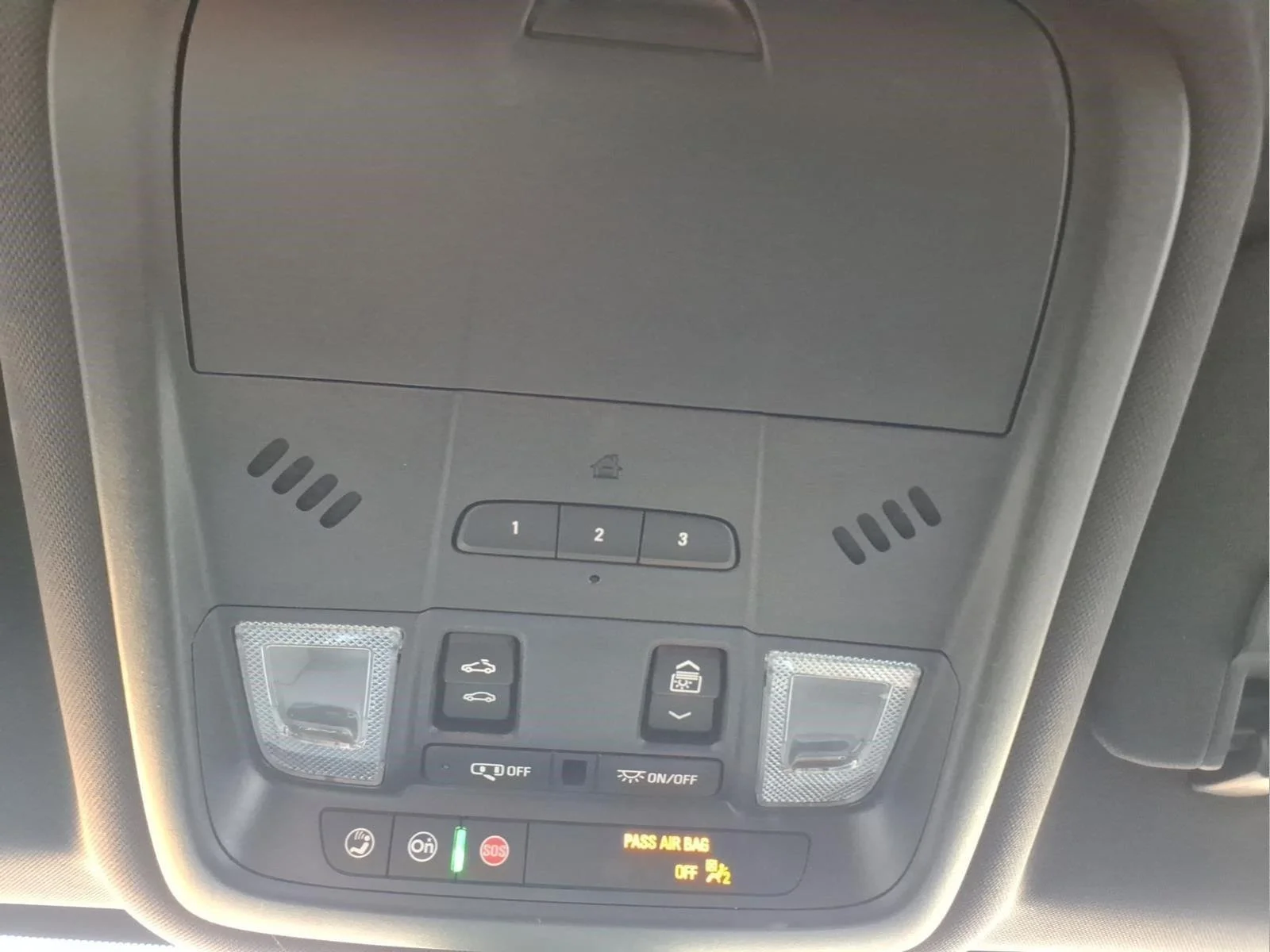 Used 2024 Iridescent Pearl Tricoat Chevrolet Premier image 27
