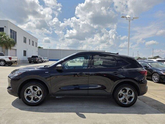 Used 2025 Agate Black Metallic Ford ST-Line image 2