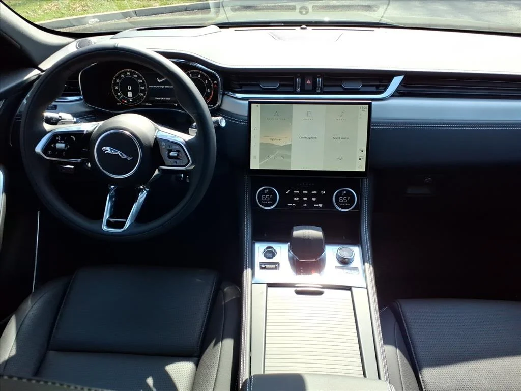 New 2026 Grey Jaguar P400 R-Dynamic S image 4