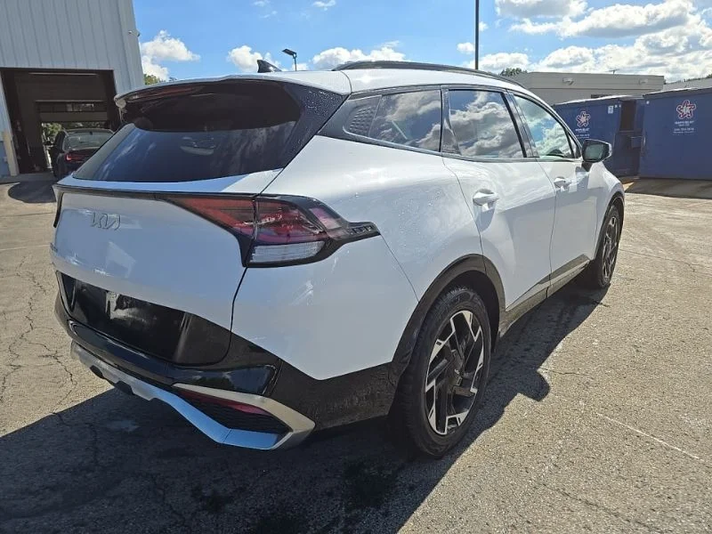 Used 2023 White Kia SX-Prestige image 8