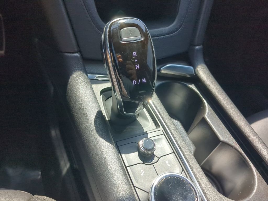 Used 2020 Silver Cadillac Sport image 27