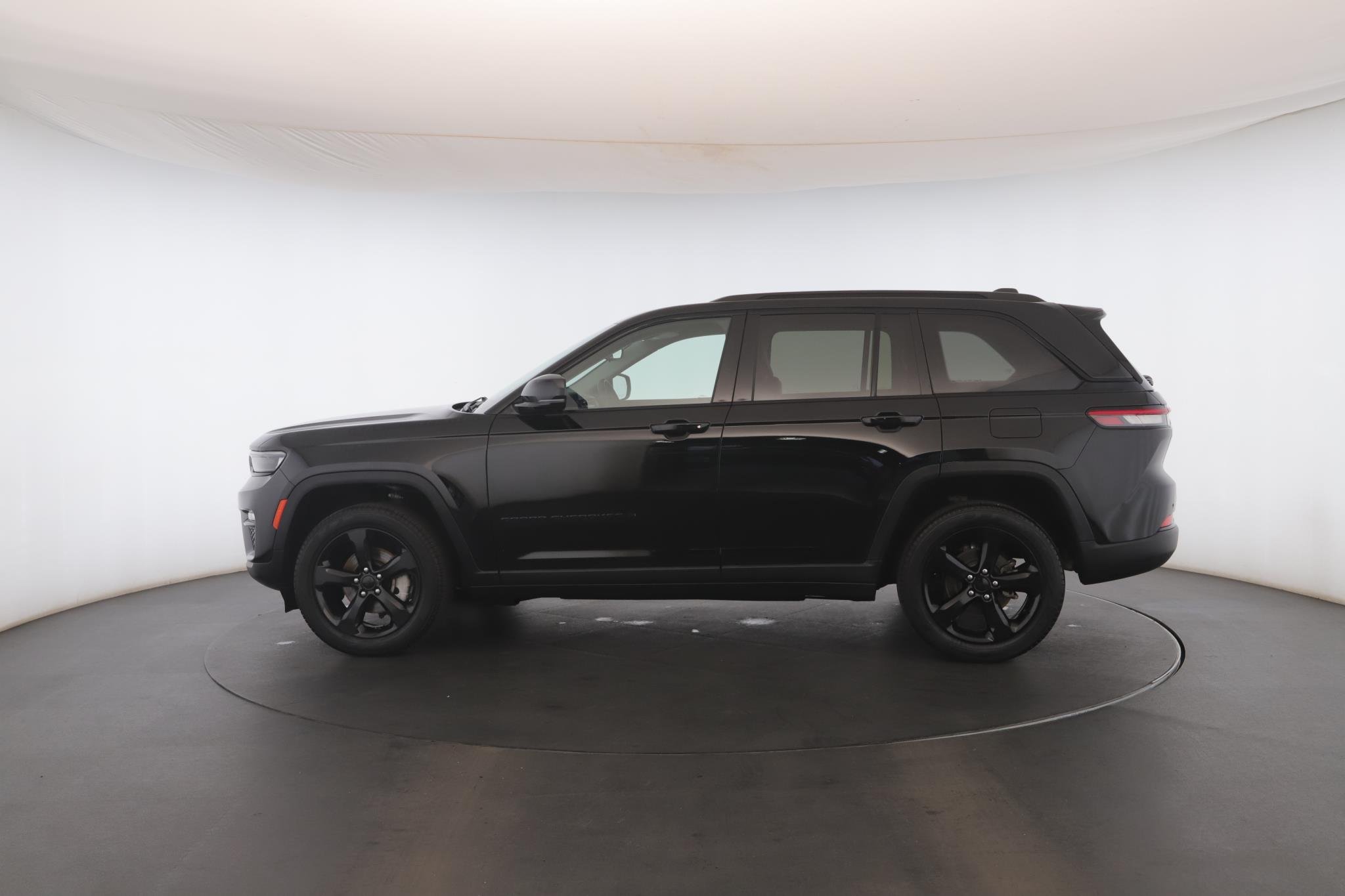 Used 2023 Diamond Black Crystal Pearlcoat Jeep Limited 4x4 image 20