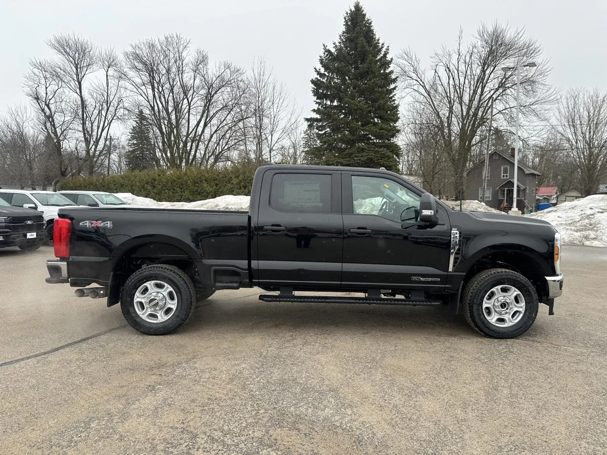 New 2026 Black Ford XLT image 4