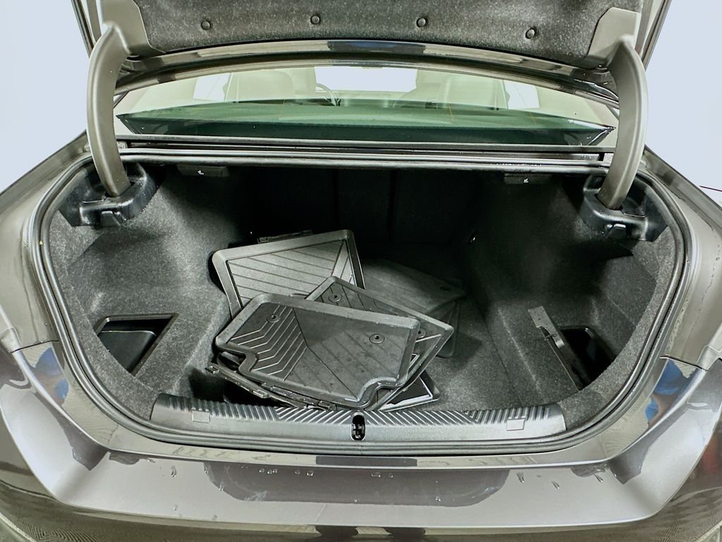 2025 BMW 5 Series 530i - Photo 27