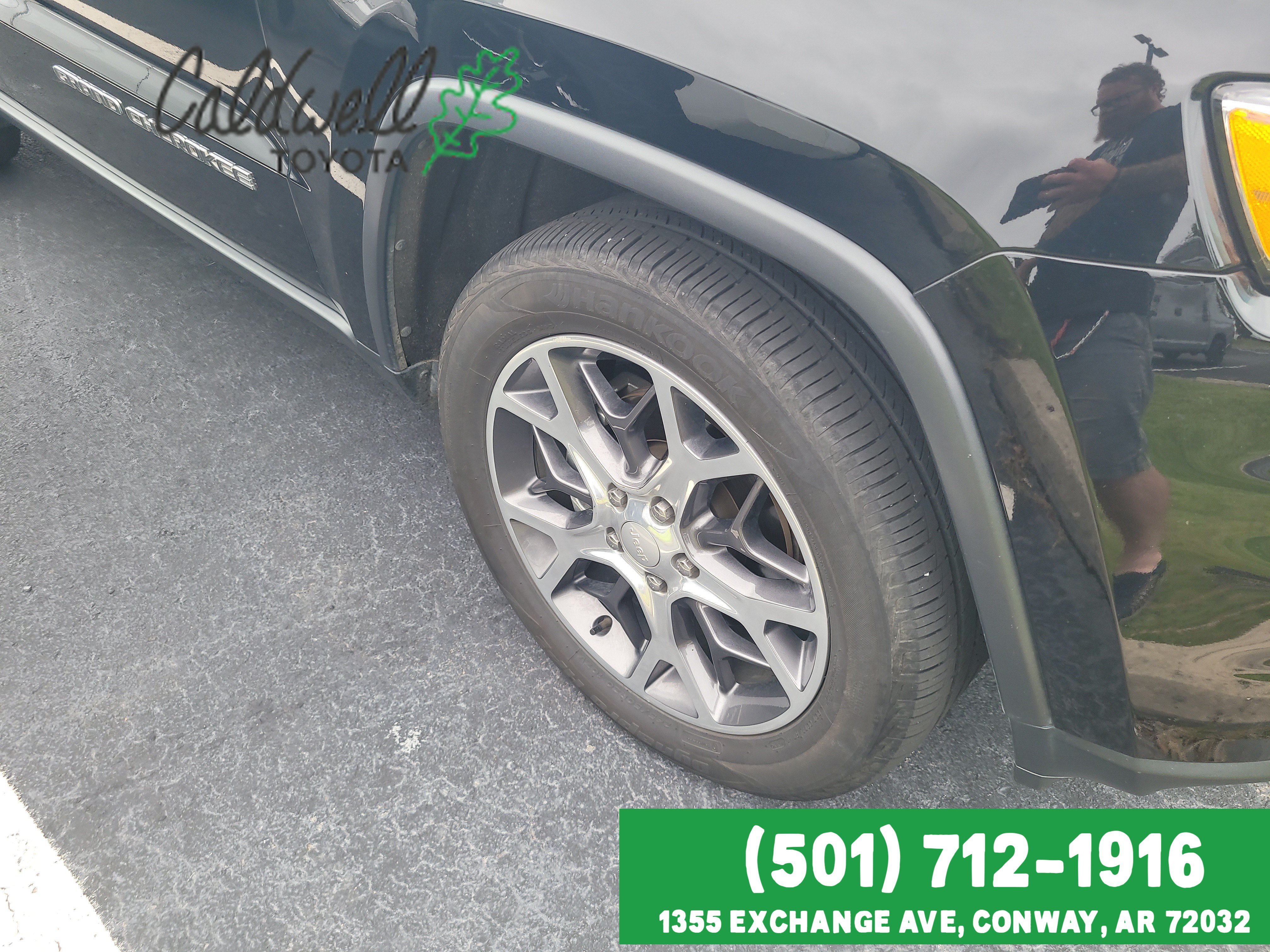 Used 2020 Diamond Black Crystal Pearl Coat Jeep Limited image 4