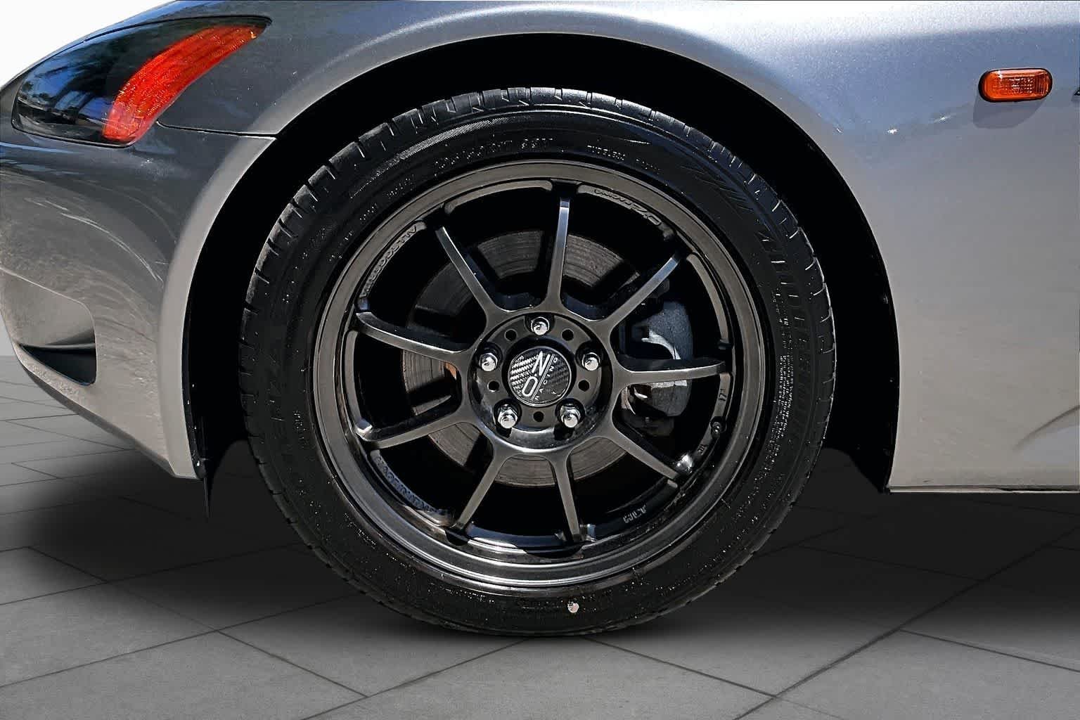 Used 2001 Silverstone Metallic Honda  image 9