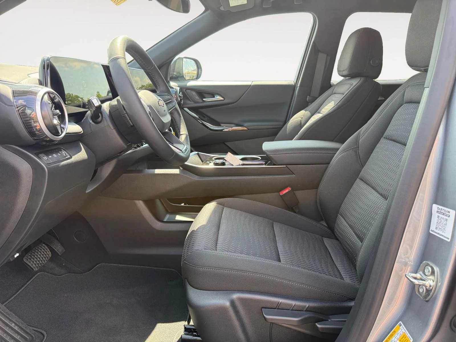 2027 Chevrolet Equinox LT - Photo 10