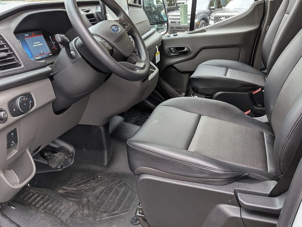 New 2026 Oxford White Ford Cargo Van image 15