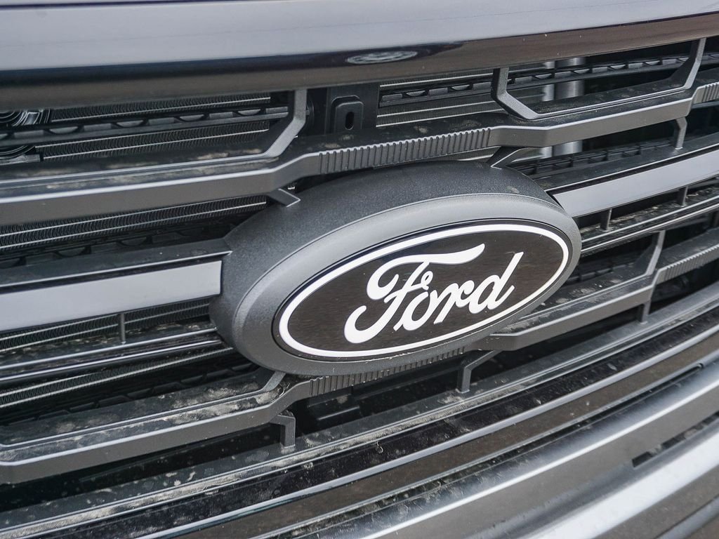 New 2026 Carbonized Gray Metallic Ford XLT image 11