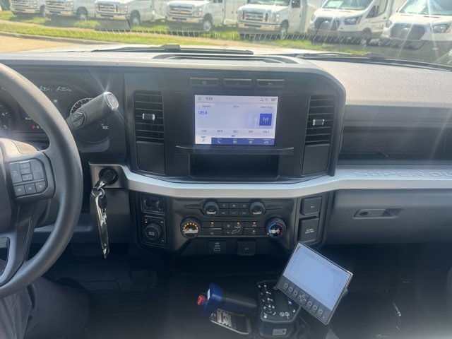 2024 Ford F-600 Super Duty Chassis Cab XL - Photo 22