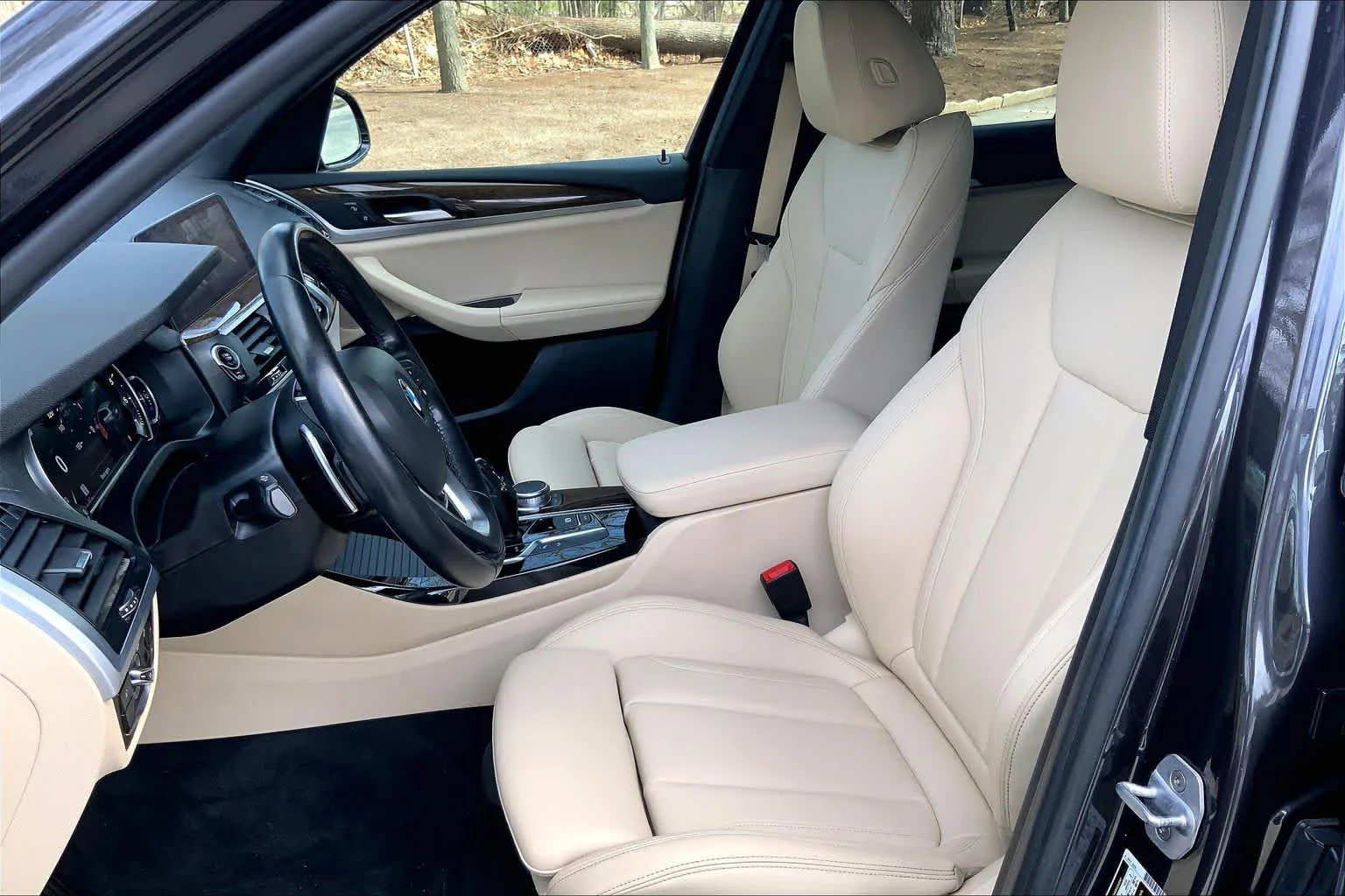 Used 2019 Dark Graphite Metallic BMW xDrive30i image 8