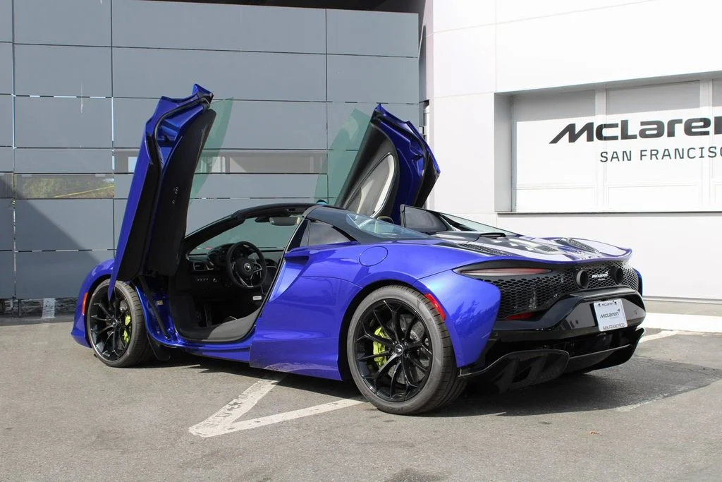 Certified Used 2025  McLaren Performance image 33