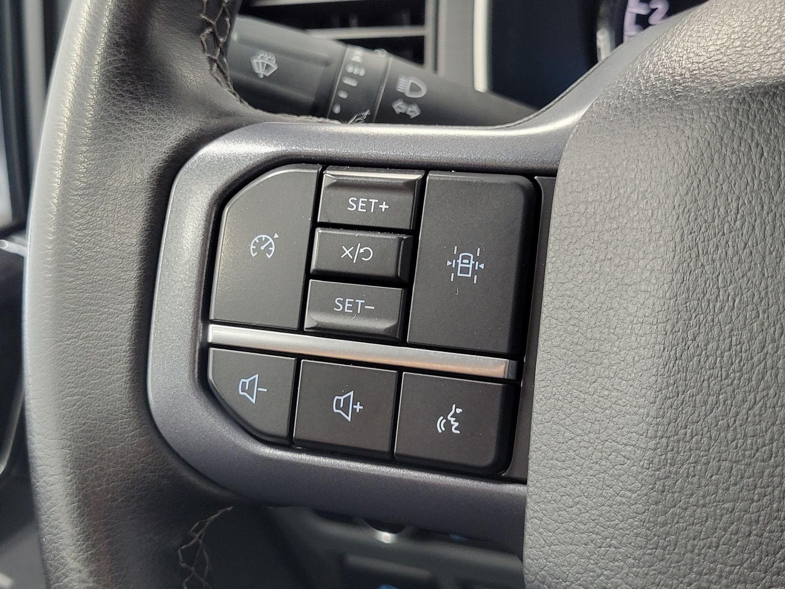 Used 2023 Black Ford XLT image 15