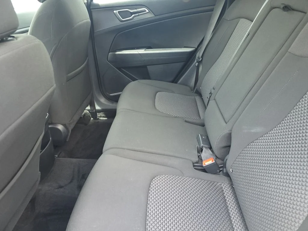 2025 Kia Sportage LX - Photo 22