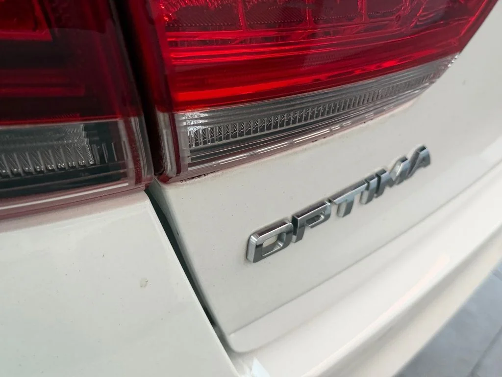 Used 2018 White Kia EX image 13