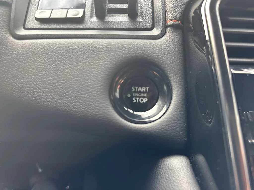 Used 2025 White Nissan PRO-4X image 24