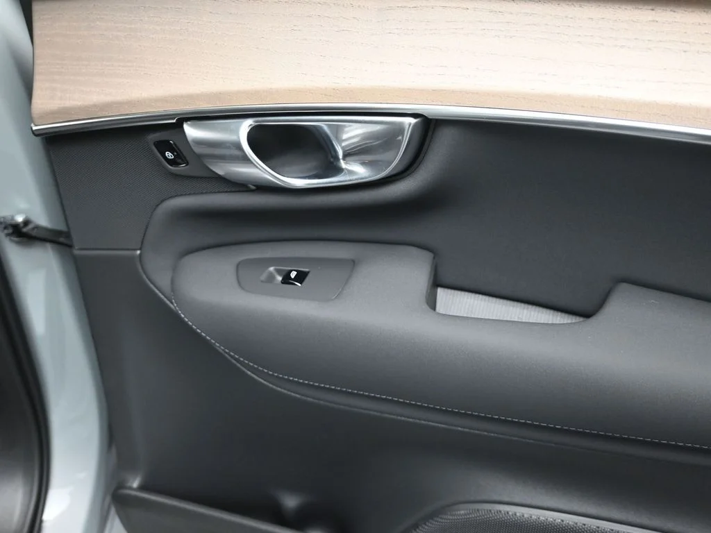 New 2026 Vapour Grey Volvo Core image 25