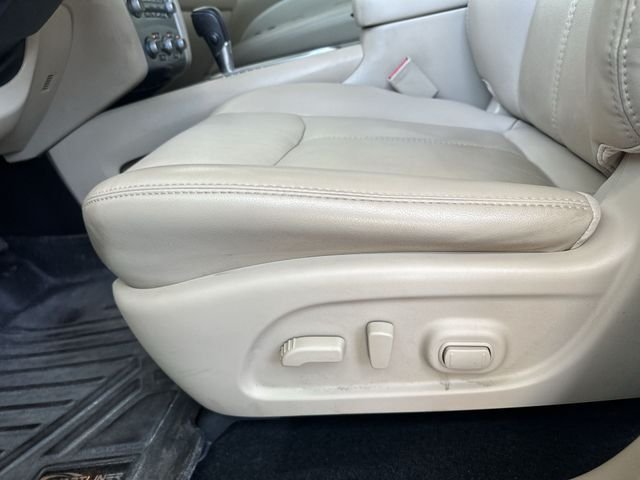 Used 2020 Black Nissan SL image 13