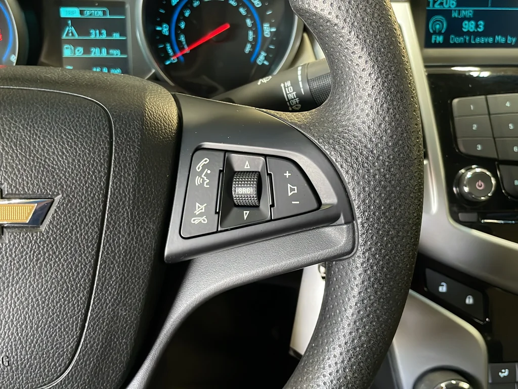Used 2013 Silver Chevrolet LS image 17
