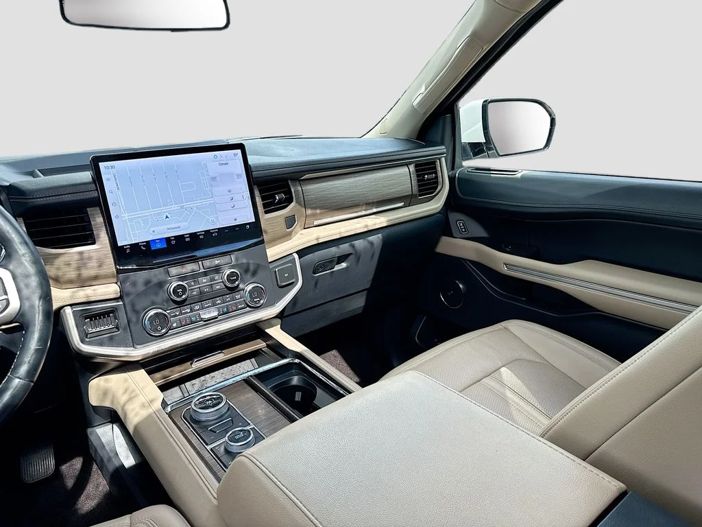 Used 2022 White Ford Limited image 26