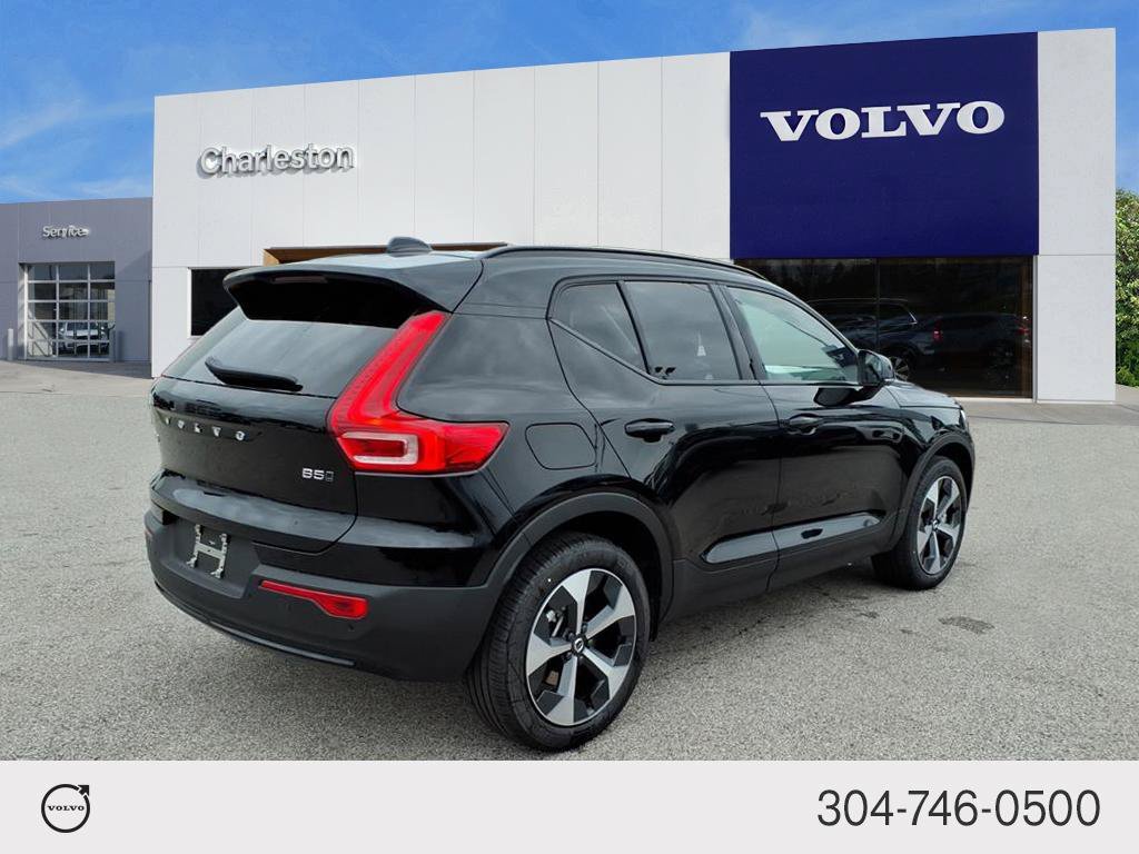 New 2026 Onyx Black Volvo Core image 3