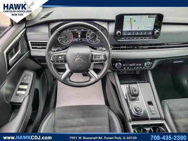 Used 2024 Black Mitsubishi SE image 13