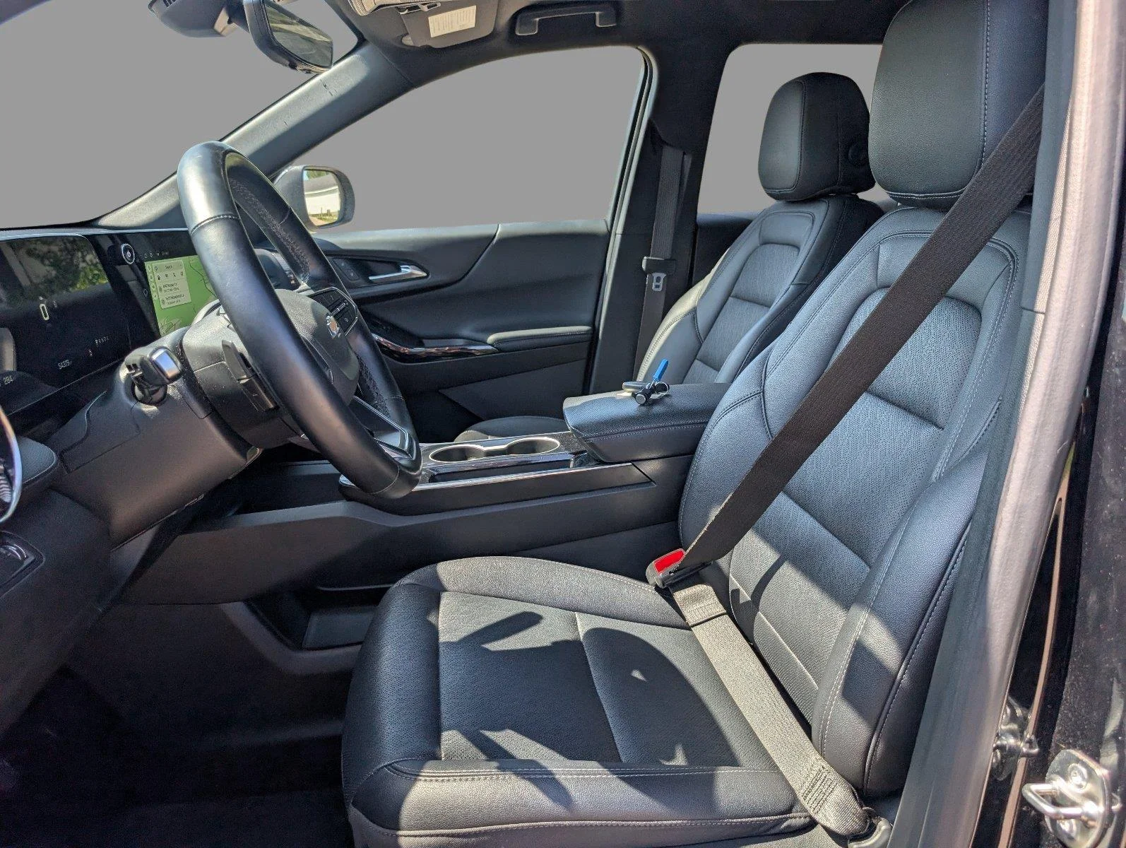 Used 2025 Mosaic Black Metallic Chevrolet LT image 15