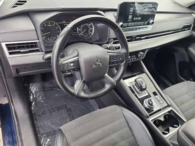 Used 2024 Black Mitsubishi SE image 18