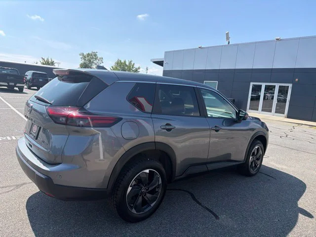 Used 2024 Gray Nissan SV image 5