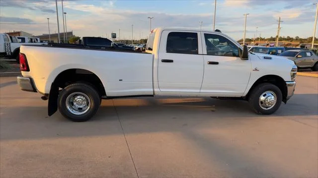 New 2026 Bright White Clear-Coat Exterior Paint RAM Tradesman image 9