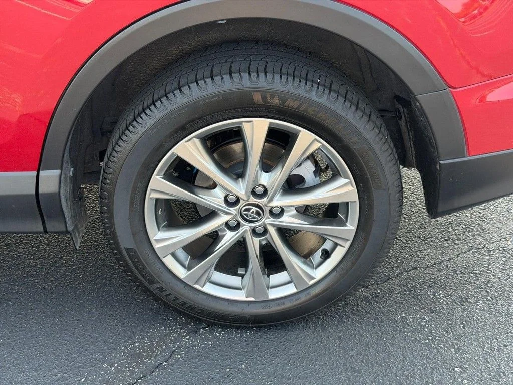 Used 2016 Red Toyota Limited image 9