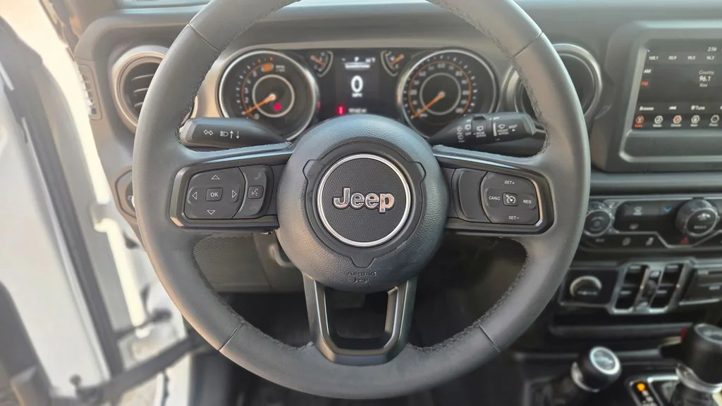 Used 2023 White Jeep Willys image 15
