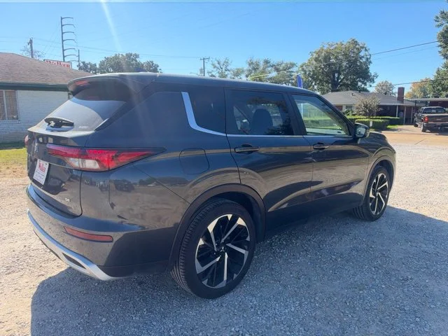 Used 2024 Black Mitsubishi SE image 13